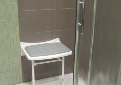 Salle de bains pour personnes à mobilité réduite